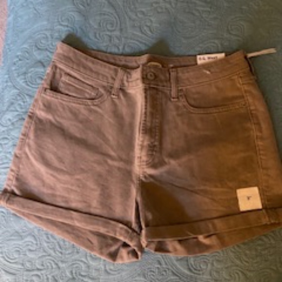 Shorts - Picture 1 of 2